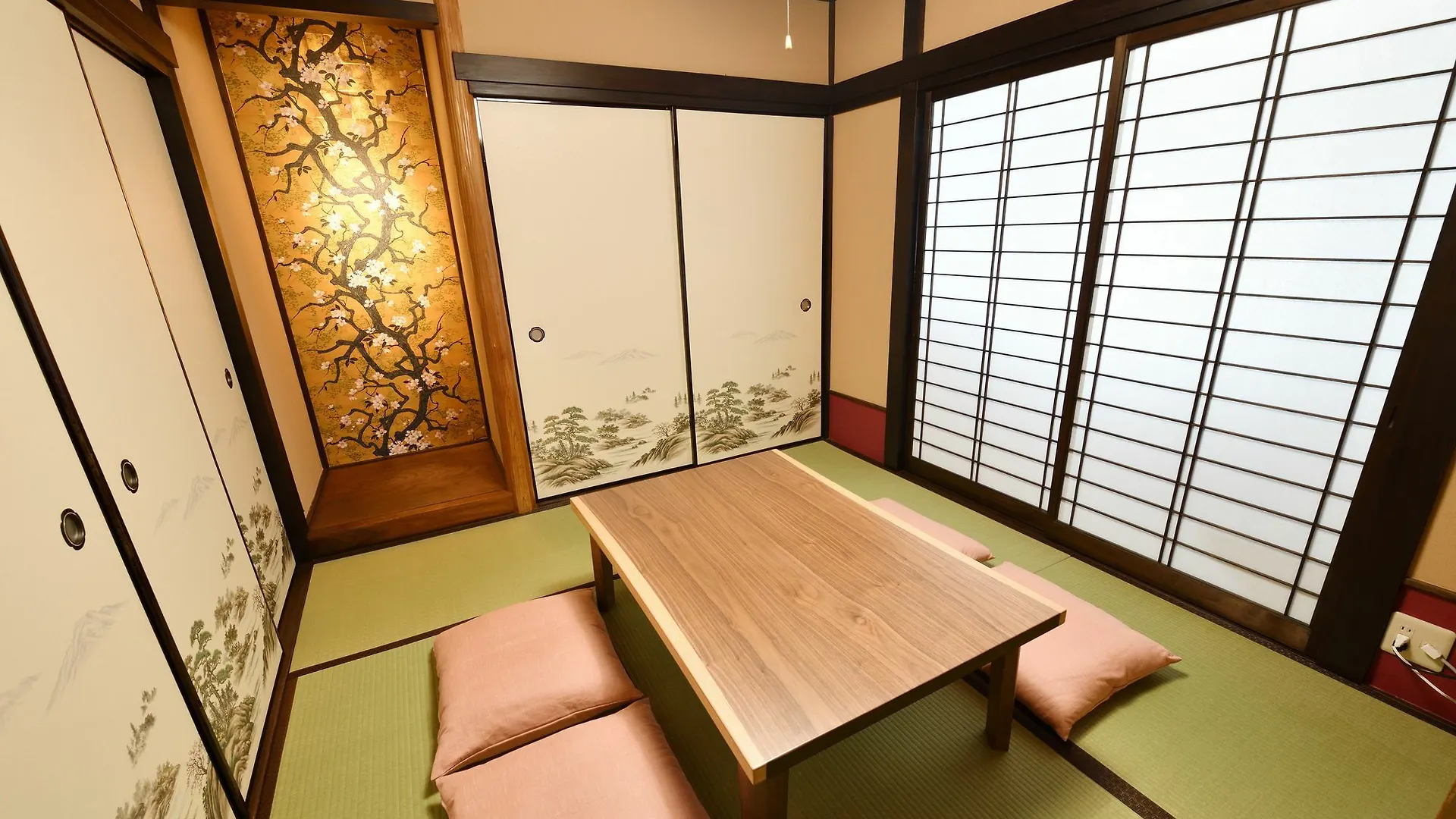 Kyoto Tachibanaya Gion Rokuhara Hotel